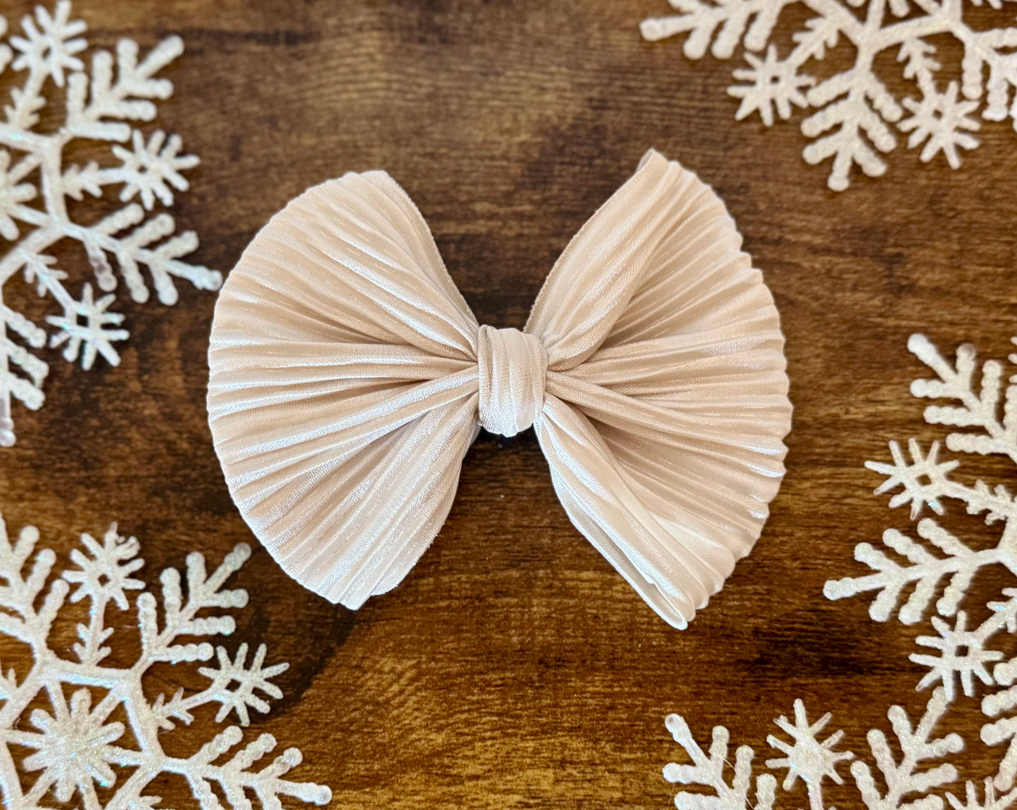 Pleated Cream Bow