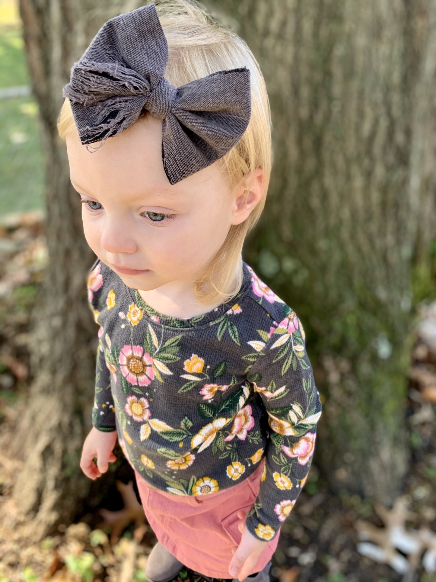 Distressed Charcoal Bow - EmZo Bows