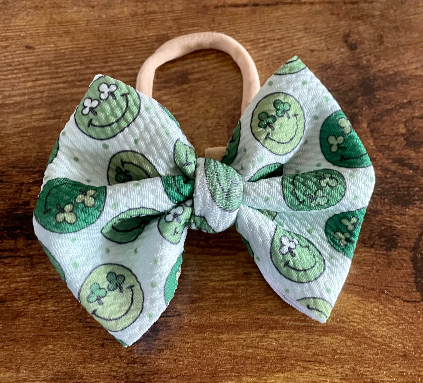 Shamrock Eyes Bow