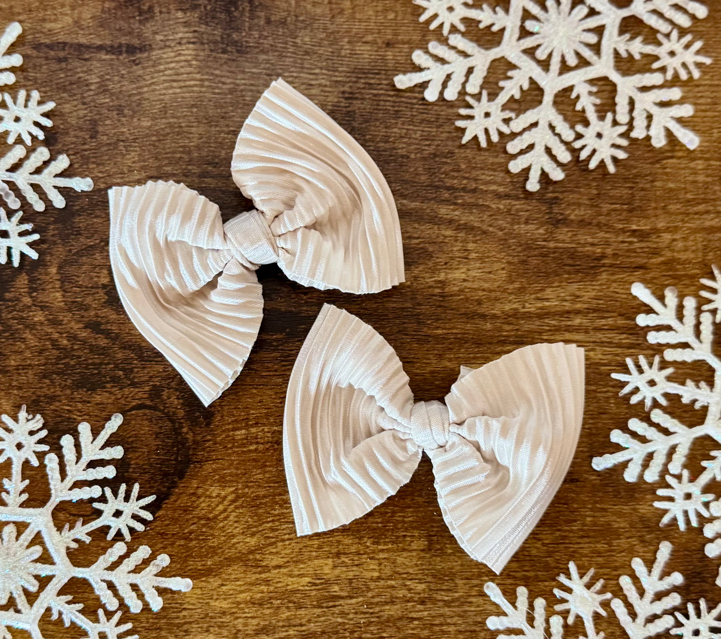 Pleated Cream Dainty Set