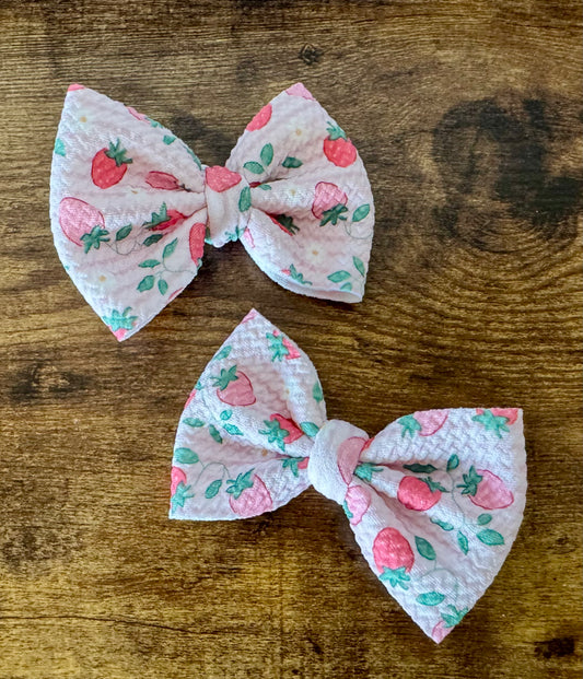 Sweet Strawberries Dainty Set