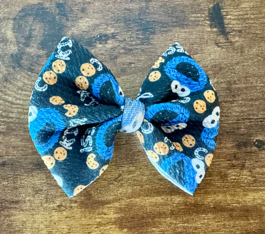Cookie Guy Bow