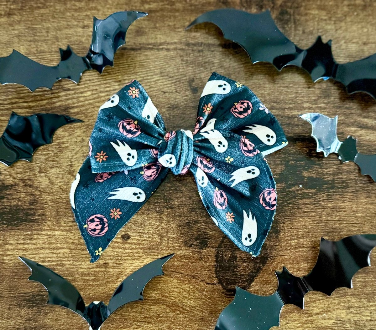 Flower Ghosts Sailor Bow - EmZo BowsSailor bow