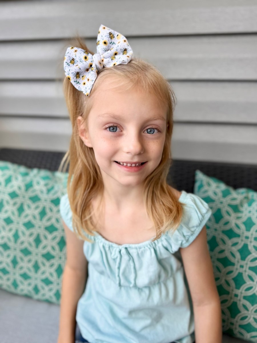 Sunflower Bee Bow - EmZo Bowsbow