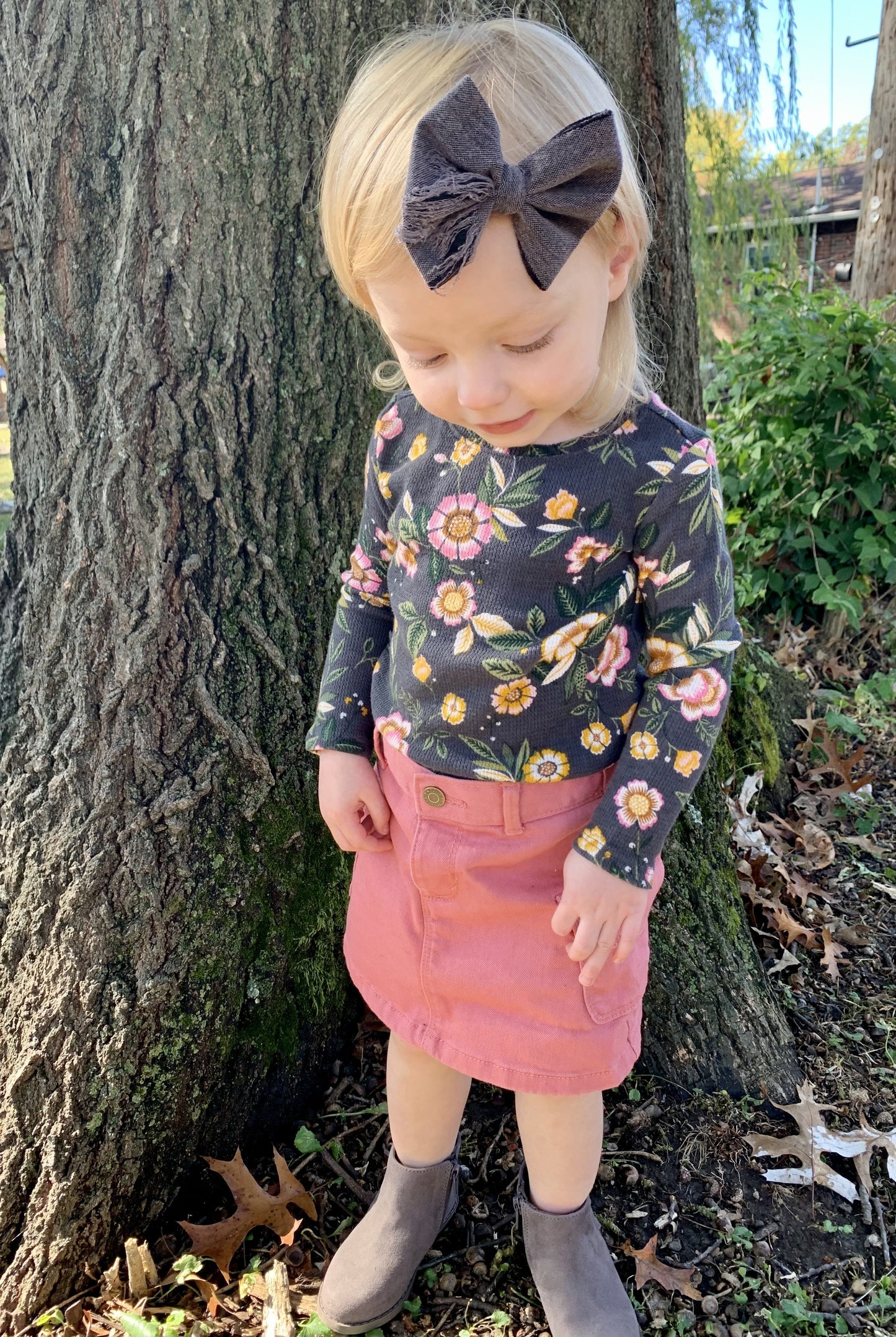 Distressed Charcoal Bow - EmZo Bows