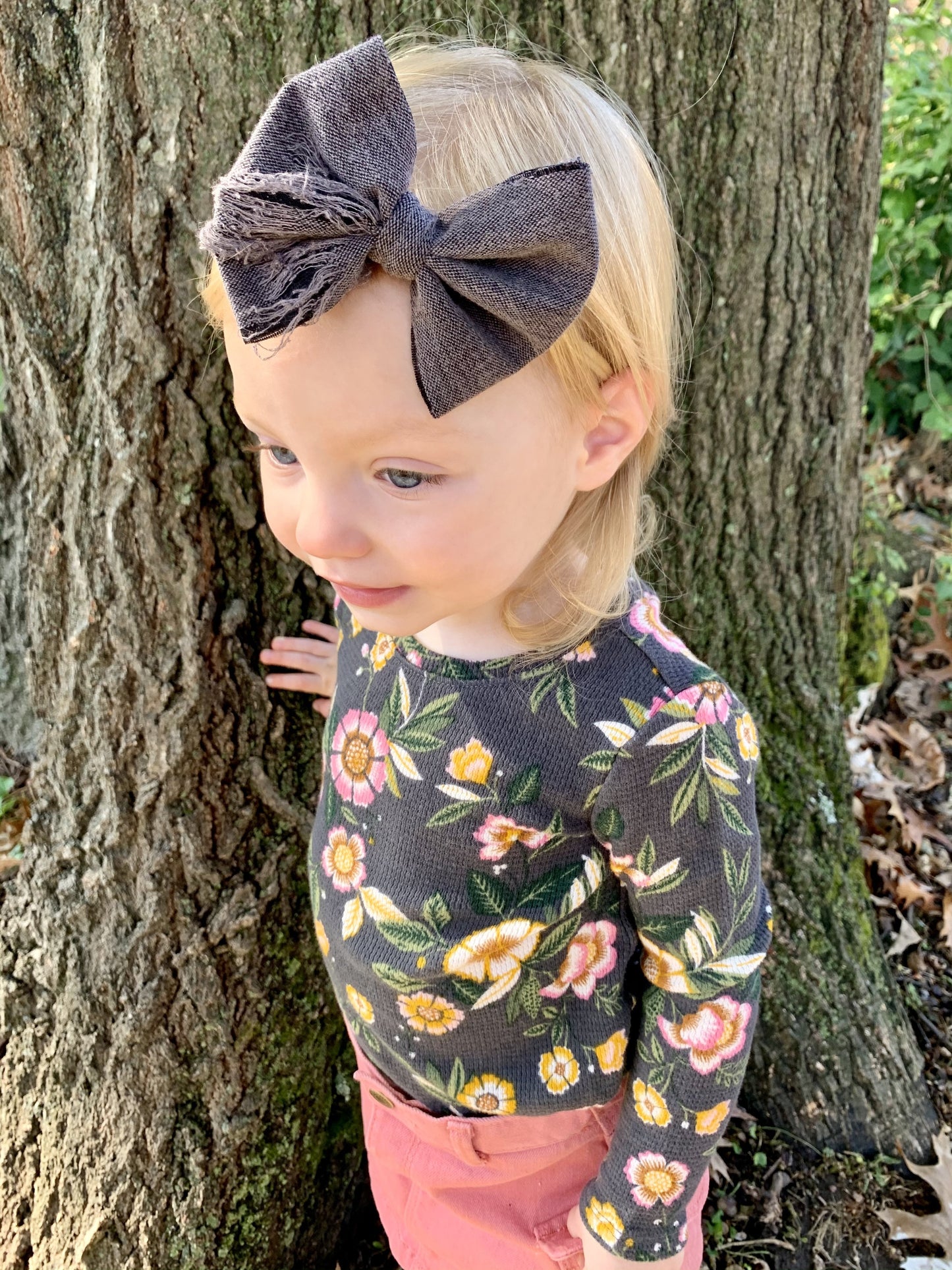 Distressed Charcoal Bow - EmZo Bows
