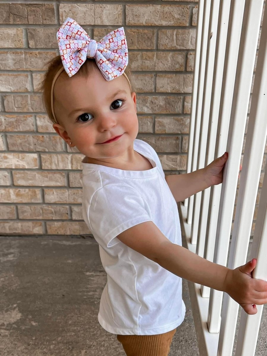 Groovy Daisy Bow - EmZo Bowsbow