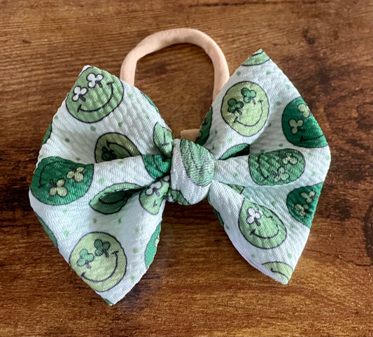 Shamrock Eyes Bow