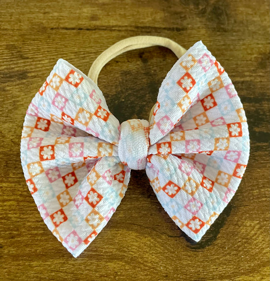 Groovy Daisy Bow
