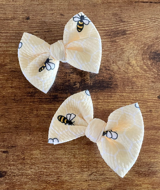 Bee Dainty Set
